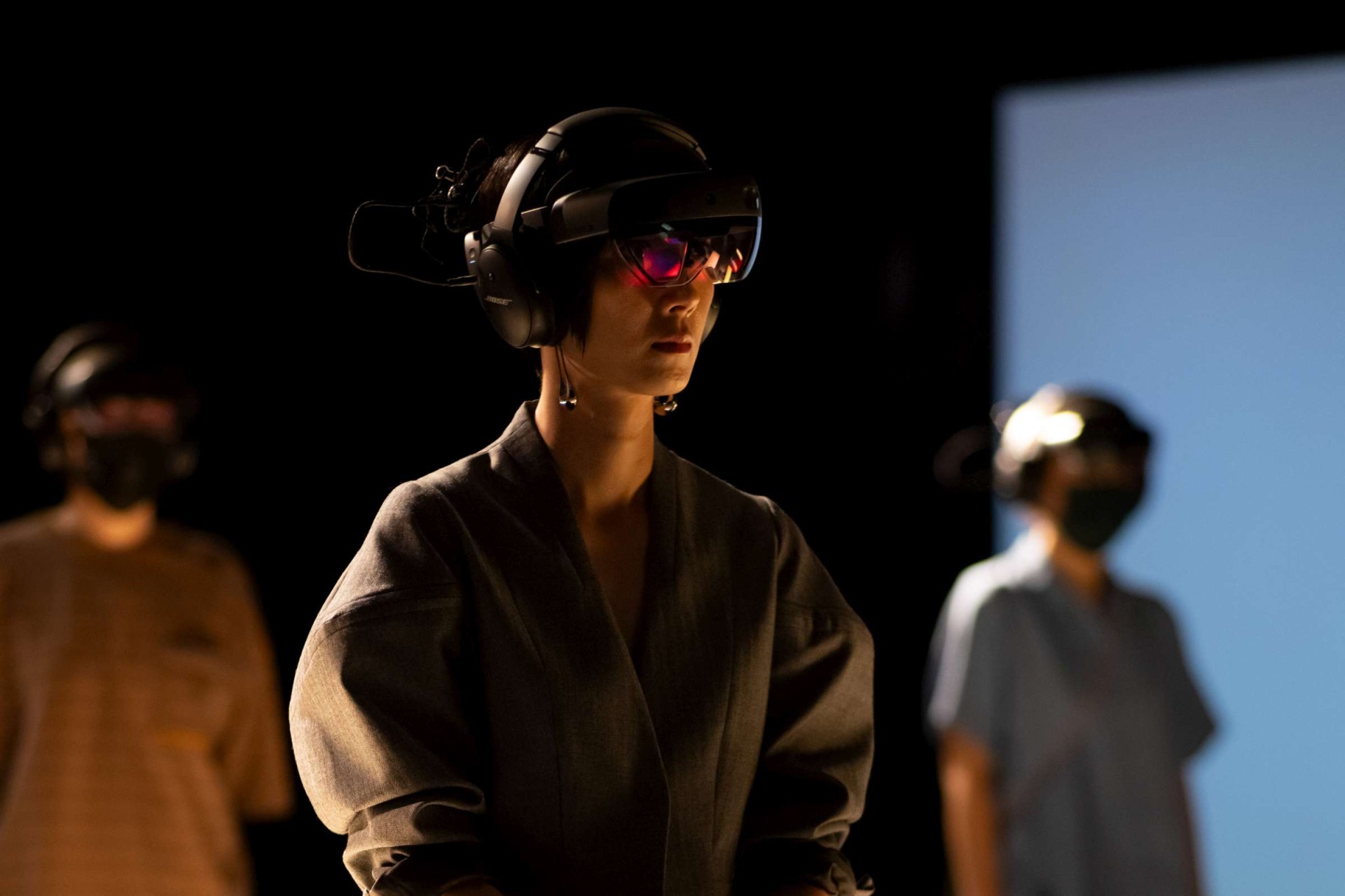 桂綸鎂體驗AR作《黑》　見黑人女孩遭歧視激動落淚-圖片